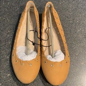 Gap grommet ballet flats